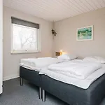 12 Person In Oksbøl