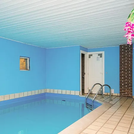 12 Person In Oksbol Oster Vrogum