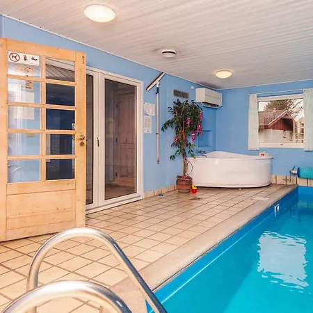 Сasa de vacaciones 12 Person In Oksbol