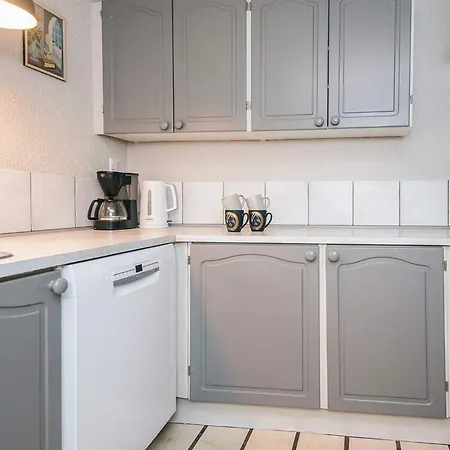 12 Person In Oksbøl