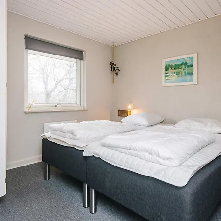 12 Person In Oksbøl