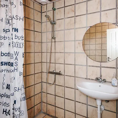 12 Person In Oksbøl