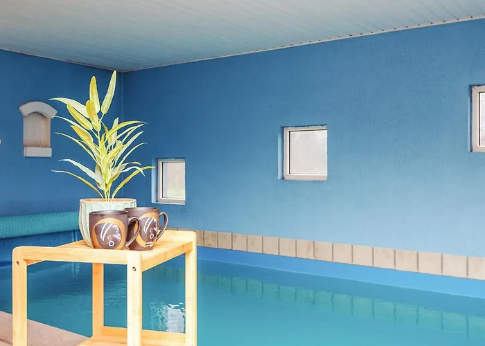 12 Person In Oksbøl